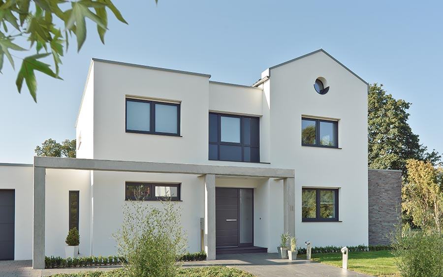 Kunststofffenster mit weißem Rahmenprofil